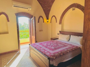 THE KING TUt- GUEST HOUSE